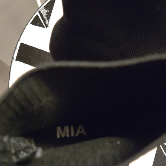 MIA Black Heeled Boots - Picture 2 of 5